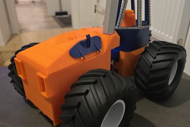 Early prototype 1/12 scale model